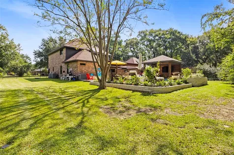 10 Holly Tree Lane Spring TX 77373