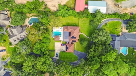 10 Holly Tree Lane Spring TX 77373