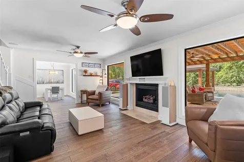 10 Holly Tree Lane Spring TX 77373