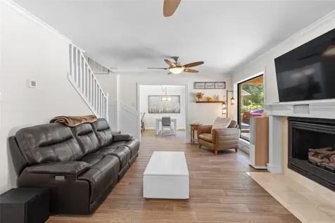 10 Holly Tree Lane Spring TX 77373