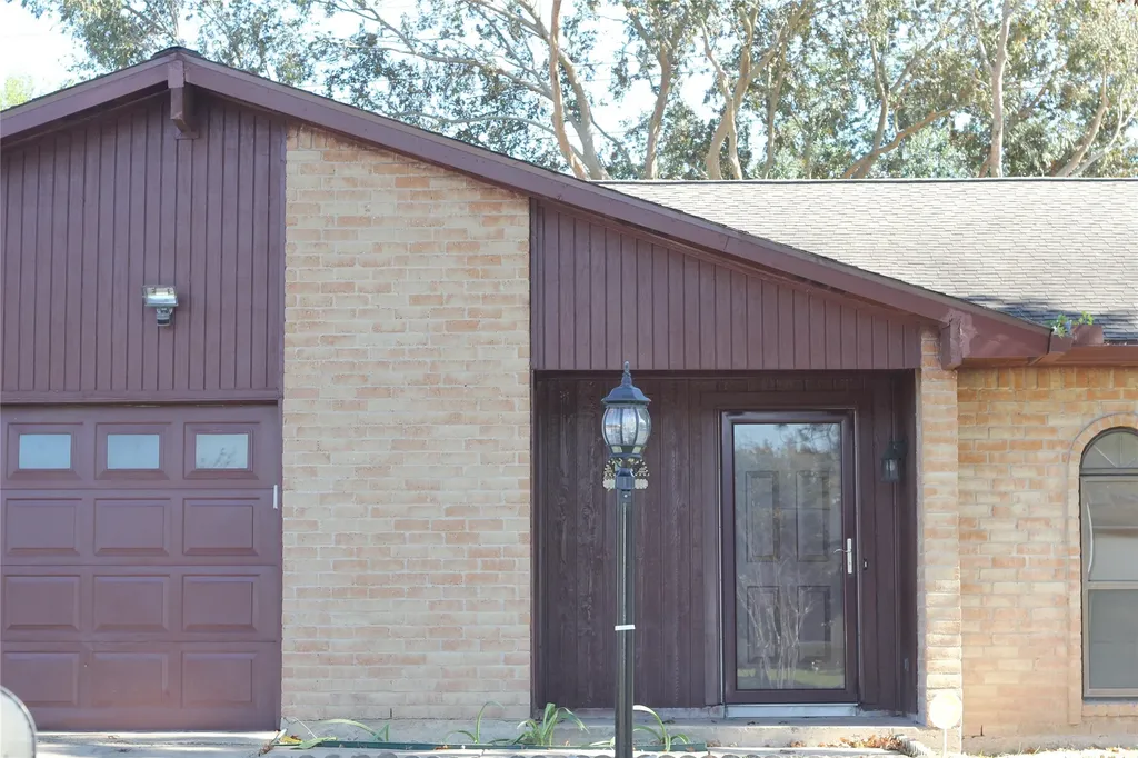 7207 Addicks Clodine Road W Houston TX 77083