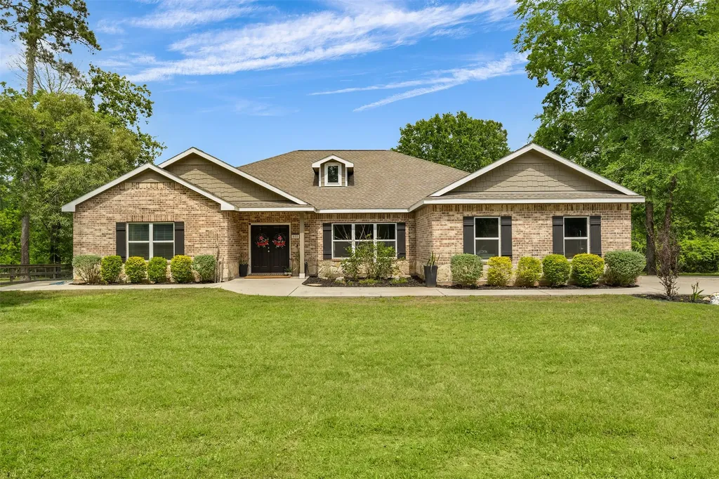 611 Meadow Crossing Crossing Magnolia TX 77355