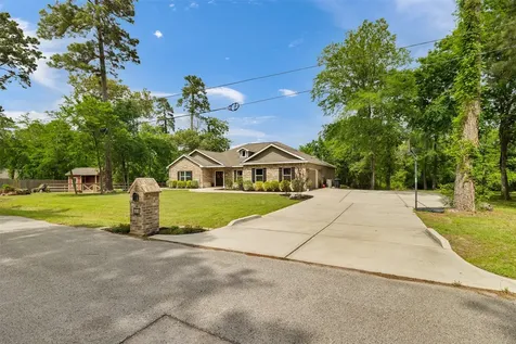 611 Meadow Crossing Crossing Magnolia TX 77355
