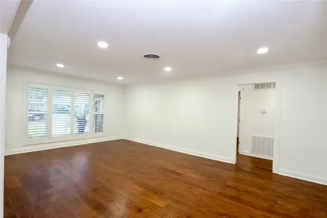 4839 Mcdermed Drive Houston TX 77035