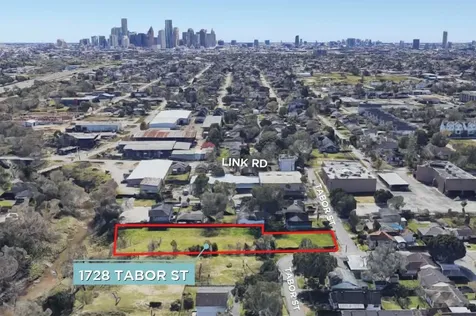 1728 Tabor Street Houston TX 77009