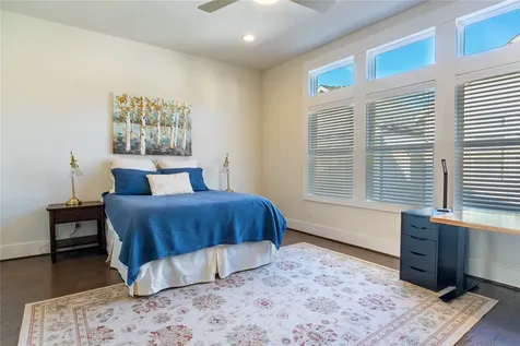 808 Woodcrest Drive B Houston TX 77018