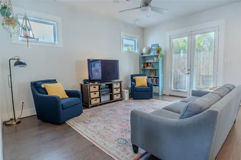 808 Woodcrest Drive B Houston TX 77018