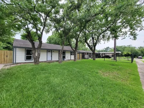 5606 Willow Glen Drive Houston TX 77033