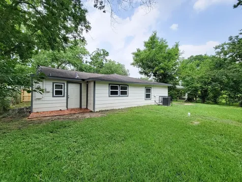 5606 Willow Glen Drive Houston TX 77033