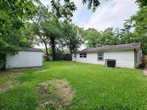 5606 Willow Glen Drive Houston TX 77033
