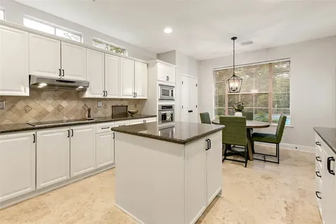 35 Larks Aire Place The Woodlands TX 77381