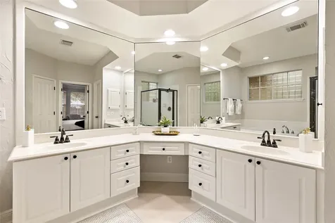 35 Larks Aire Place The Woodlands TX 77381