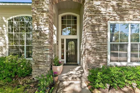 35 Larks Aire Place The Woodlands TX 77381