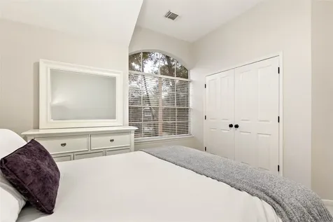 35 Larks Aire Place The Woodlands TX 77381
