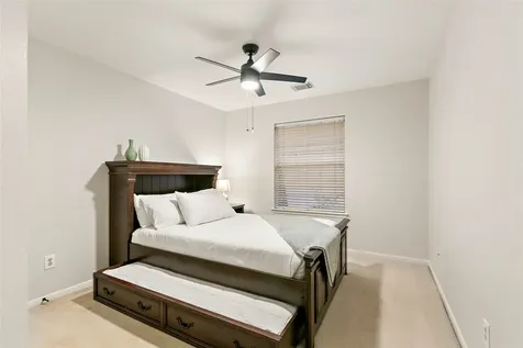 35 Larks Aire Place The Woodlands TX 77381