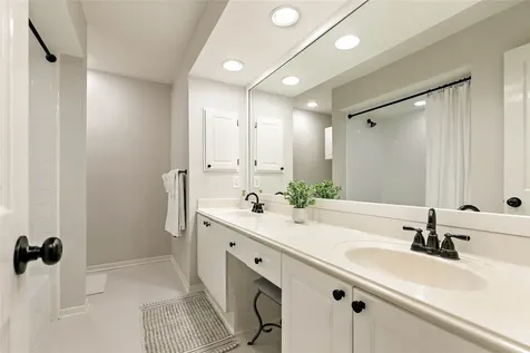 35 Larks Aire Place The Woodlands TX 77381