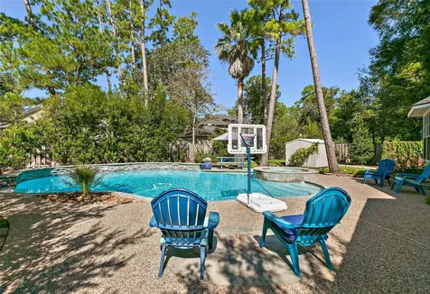 35 Larks Aire Place The Woodlands TX 77381