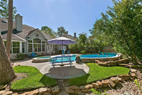 35 Larks Aire Place The Woodlands TX 77381