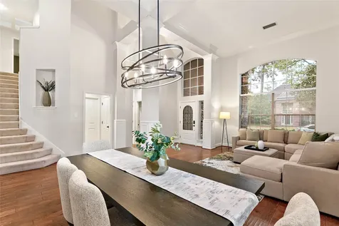35 Larks Aire Place The Woodlands TX 77381