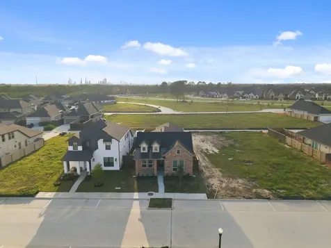 12115 Wild Bend Drive Mont Belvieu TX 77523