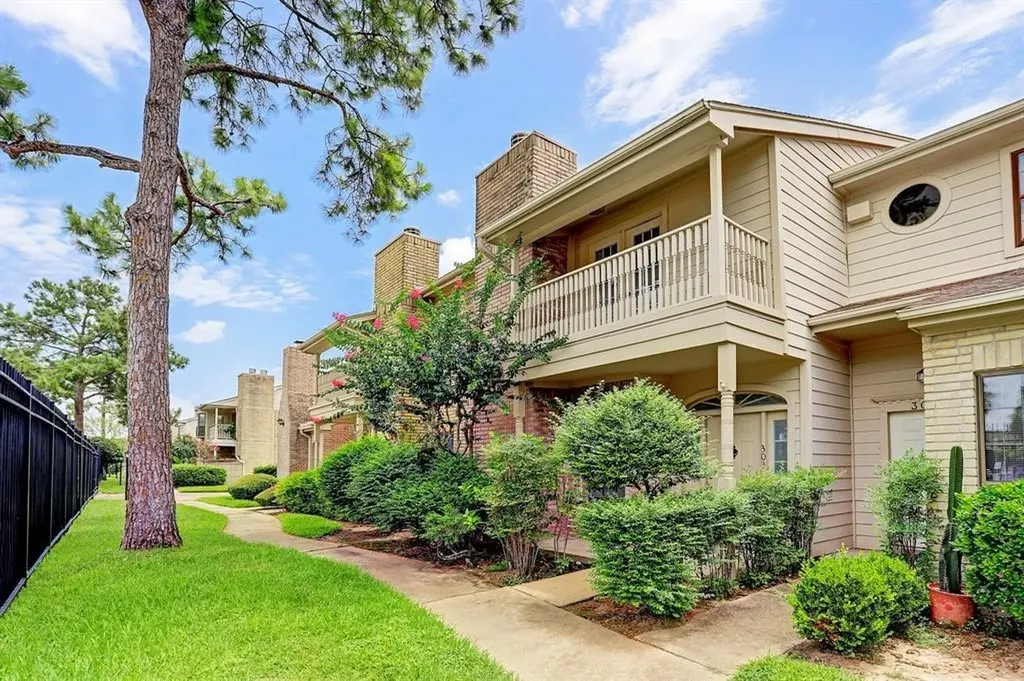 800 Country Place Drive 303 Houston TX 77079