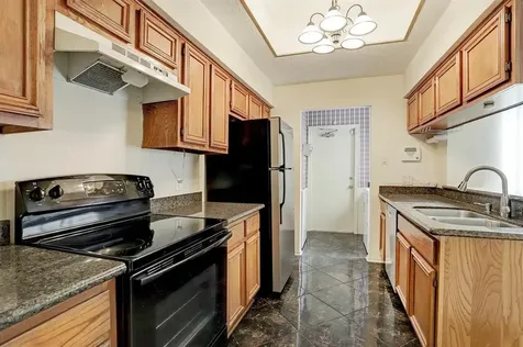 800 Country Place Drive 303 Houston TX 77079