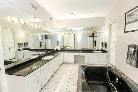 12007 Lakeway Court Houston TX 77071