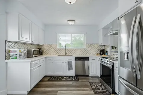 528 Belmont Drive Friendswood TX 77546