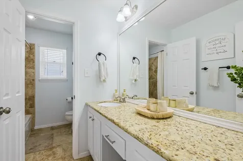 528 Belmont Drive Friendswood TX 77546
