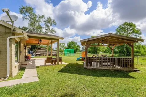 528 Belmont Drive Friendswood TX 77546