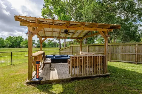 528 Belmont Drive Friendswood TX 77546
