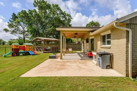 528 Belmont Drive Friendswood TX 77546