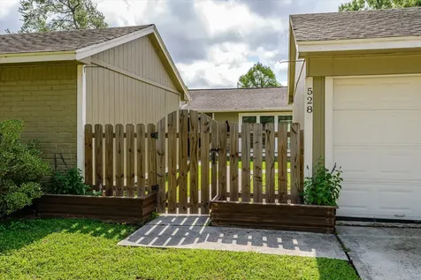 528 Belmont Drive Friendswood TX 77546