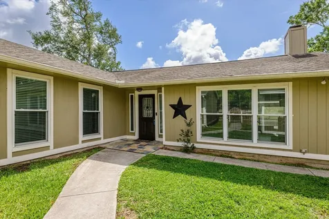 528 Belmont Drive Friendswood TX 77546