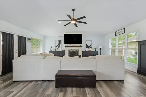 528 Belmont Drive Friendswood TX 77546