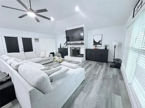 528 Belmont Drive Friendswood TX 77546