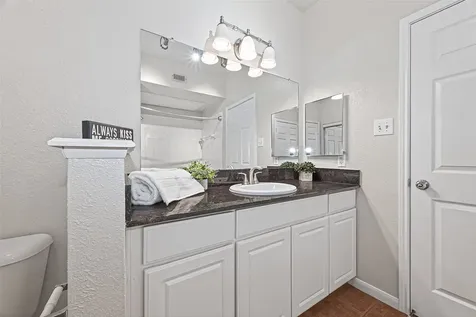 1330 Old Spanish Trail 3206 Houston TX 77054