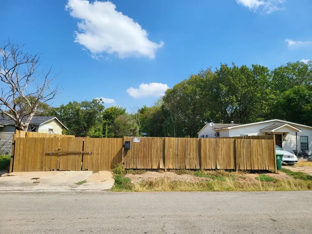 105 Zachary Street Houston TX 77029