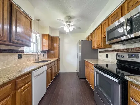 3119 Pilgrims Point Lane Pearland TX 77581