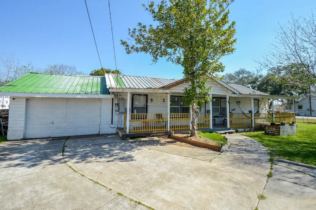3421 Avenue C Dickinson TX 77539