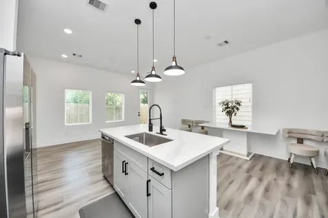 318 Neyland Street Houston TX 77022