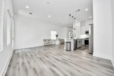 318 Neyland Street Houston TX 77022