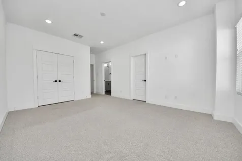 318 Neyland Street Houston TX 77022