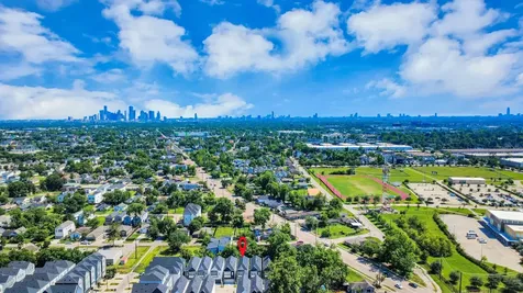 318 Neyland Street Houston TX 77022