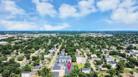 318 Neyland Street Houston TX 77022