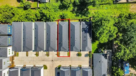 318 Neyland Street Houston TX 77022
