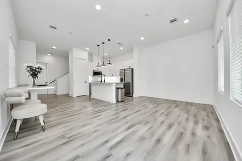 318 Neyland Street Houston TX 77022