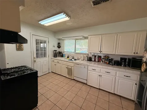 6625 Sandstone Street Houston TX 77074