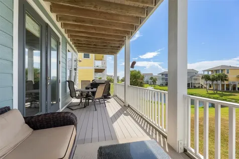 4114 NW Green Heron Drive Galveston TX 77554