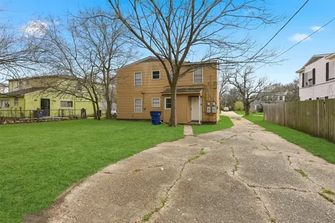 1112 1st Avenue N Texas City TX 77590